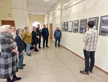Два мгновения — один взгляд. Москва в кинокадрах фронтовых кинооператоров и Москва современная